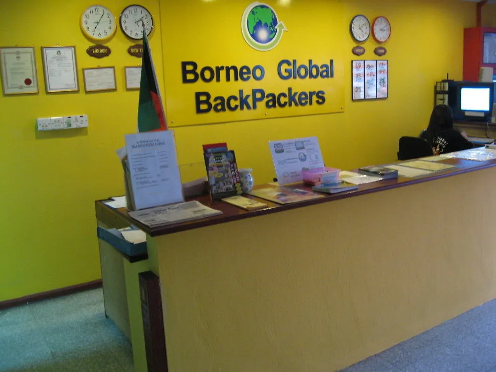 Отель Borneo Global Backpackers Кота-Кинабалу