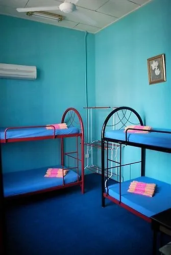 Отель Borneo Global Backpackers Кота-Кинабалу