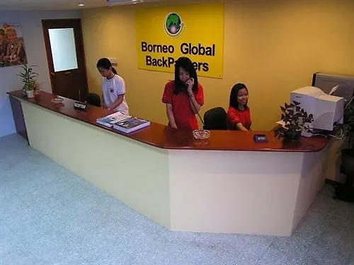 Отель Borneo Global Backpackers Кота-Кинабалу