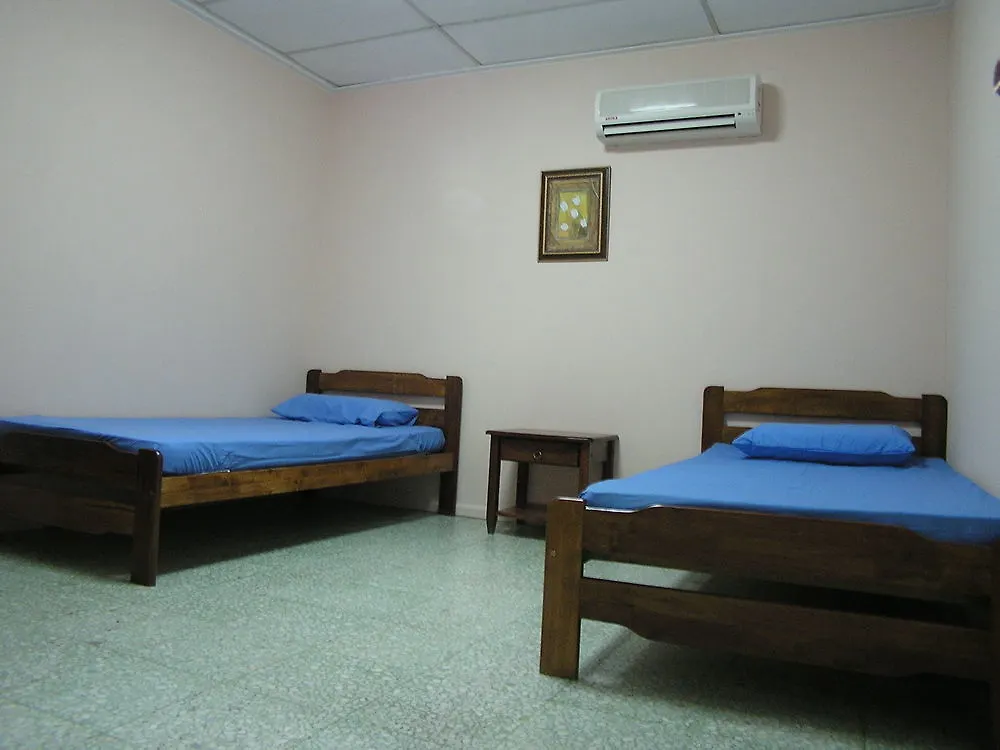 Отель Borneo Global Backpackers Кота-Кинабалу 2*,  Малайзия